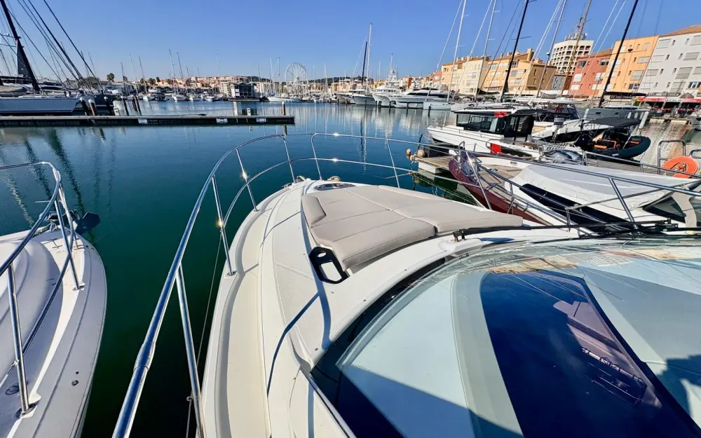 slider 15 Beneteau Gran Turismo 38