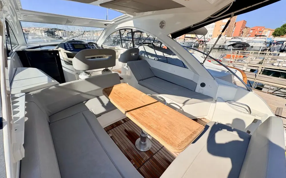 slider 6 Beneteau Gran Turismo 38