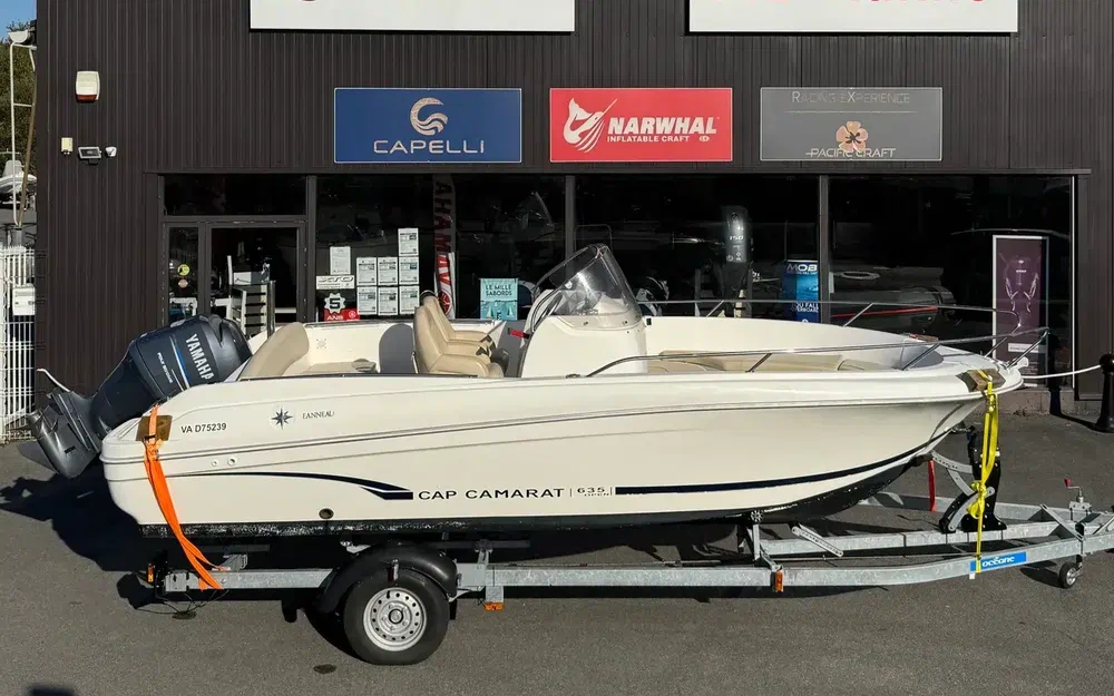 slider 0 Jeanneau Cap Camarat 635