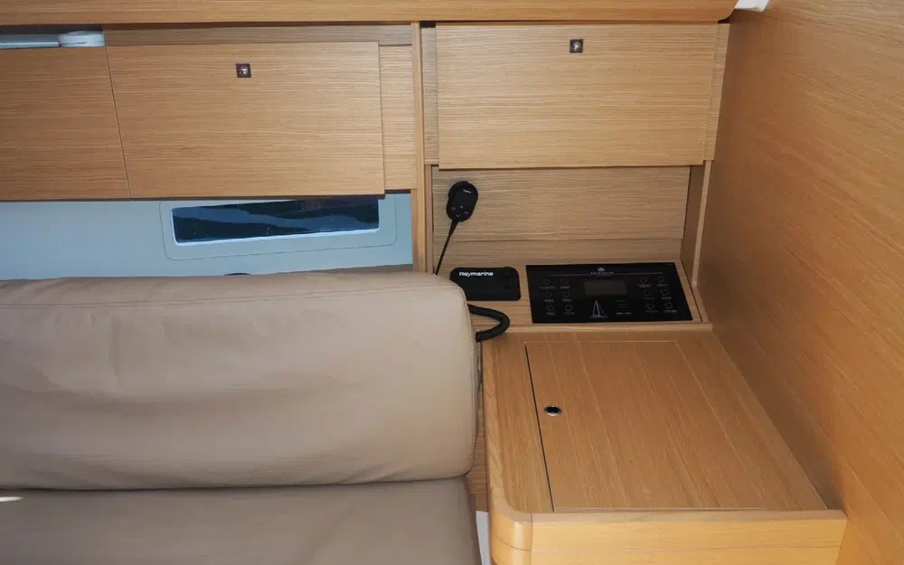 slider 10 Dufour 310