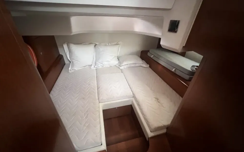 slider 6 Beneteau Gran Turismo 38