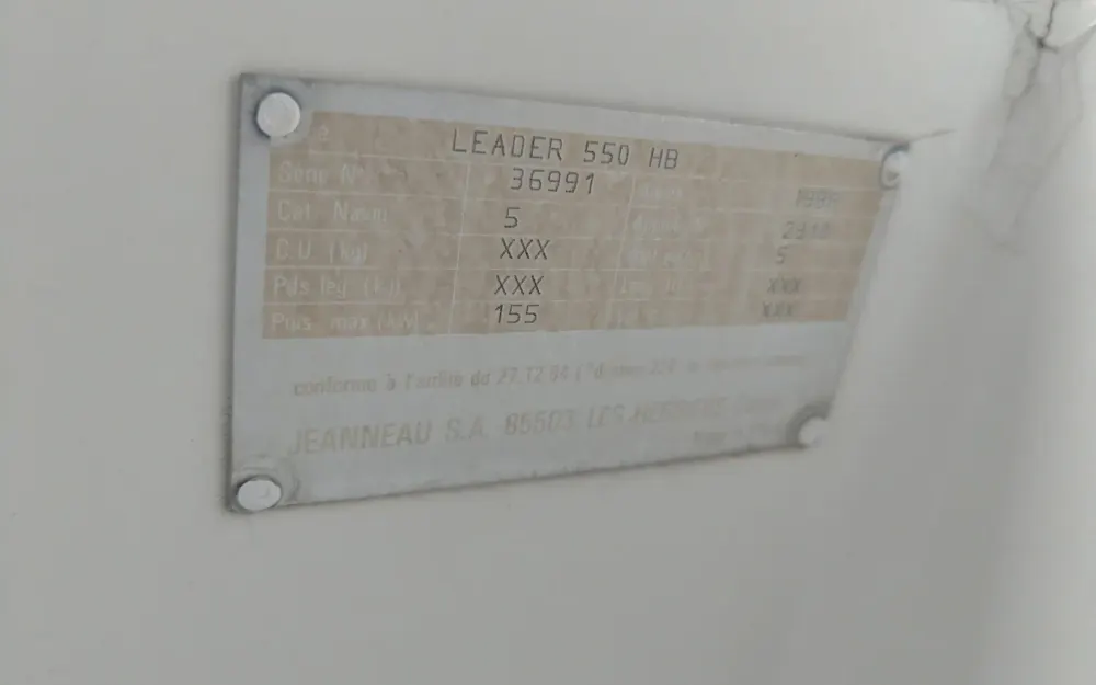 slider 7 Jeanneau Leader 550 Performance