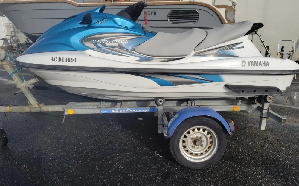 slider 1 Yamaha XLT 800