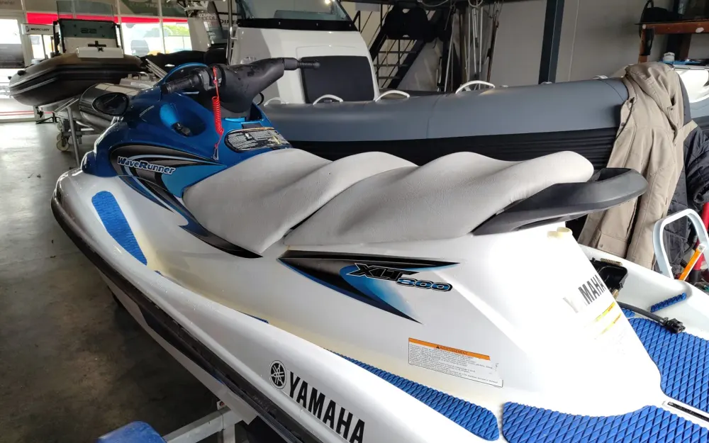 slider 6 Yamaha XLT 800