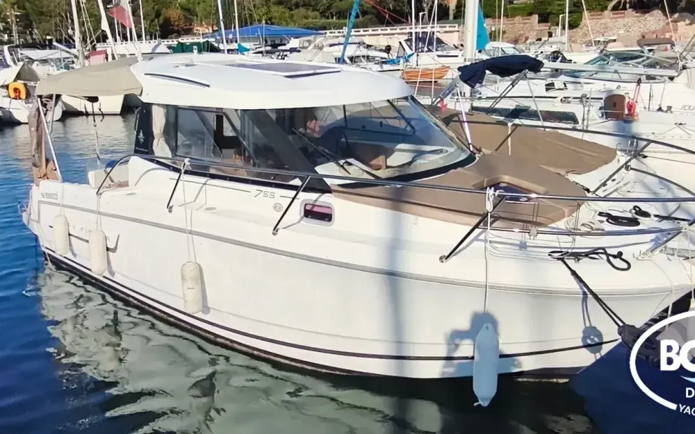 slider 0 Jeanneau Merry Fisher 755