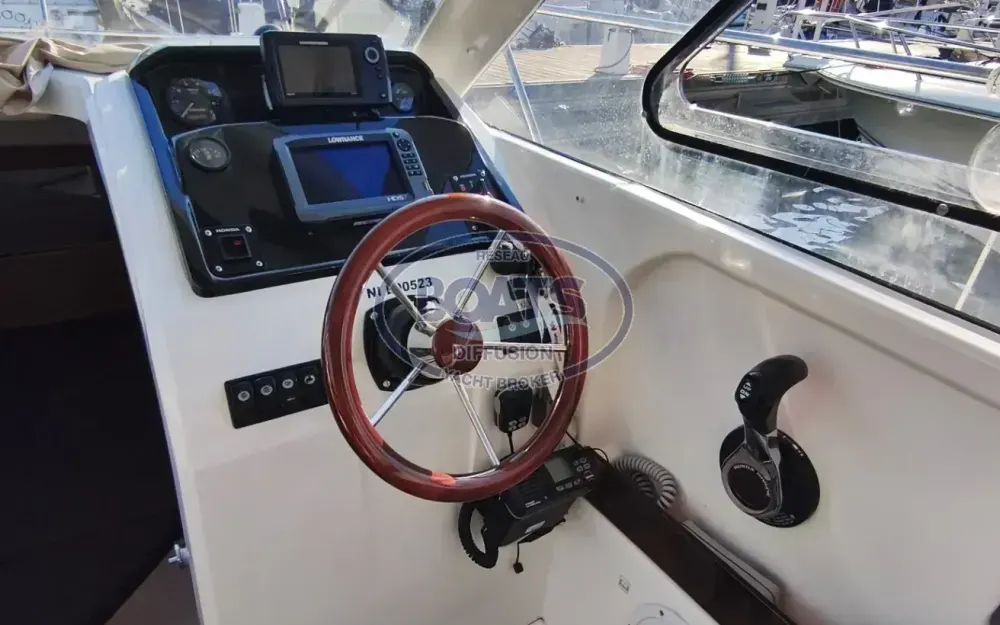 slider 4 Jeanneau Merry Fisher 755