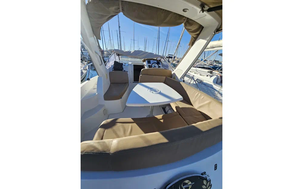 slider 28 Jeanneau Leader 8