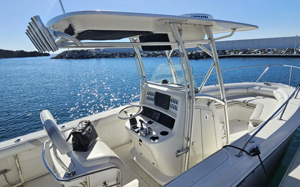 slider 21 Boston Whaler  270 Outrage