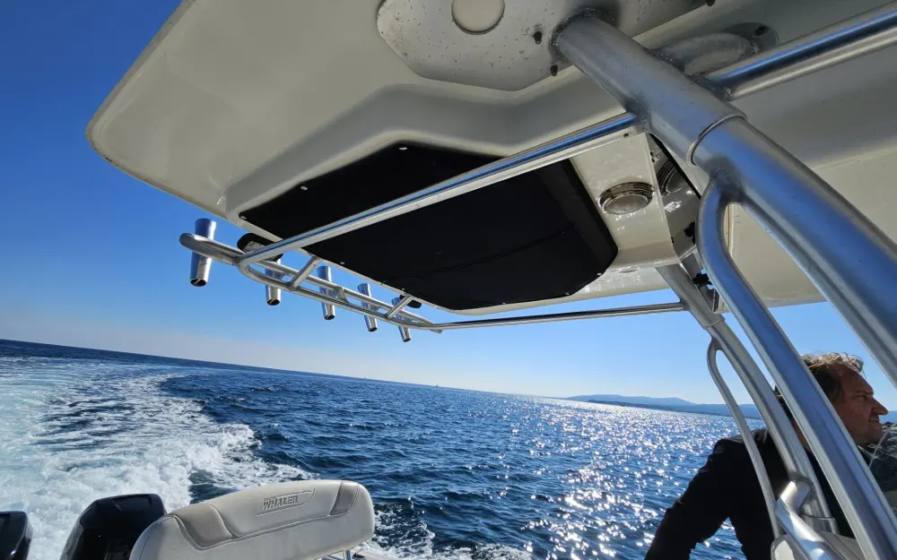 slider 22 Boston Whaler  270 Outrage