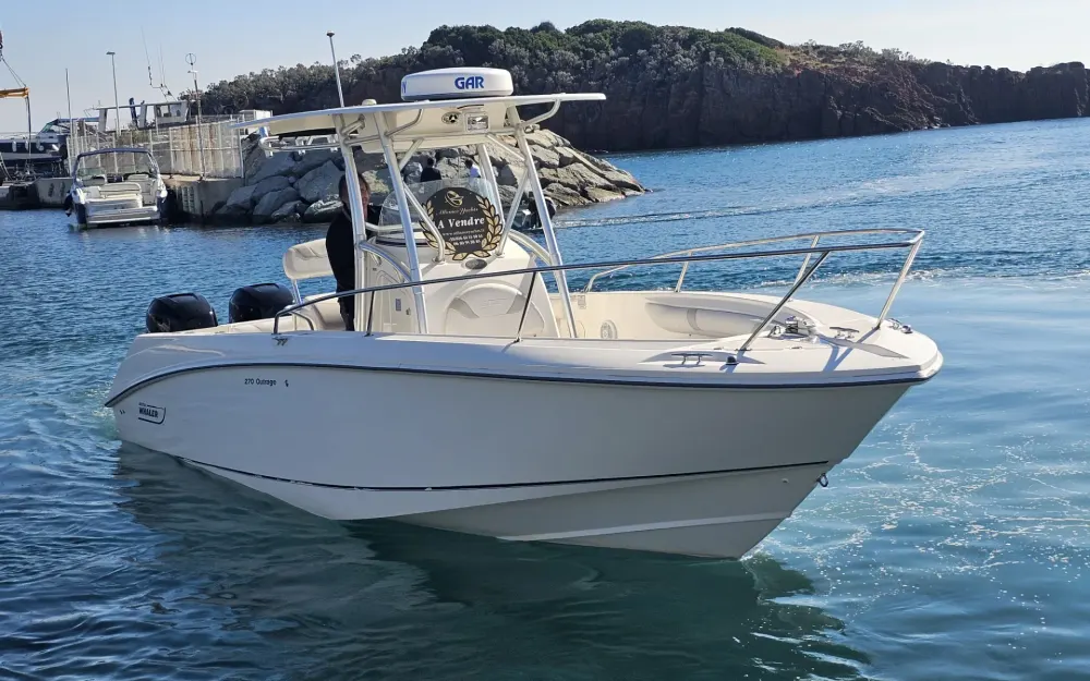 slider 4 Boston Whaler  270 Outrage