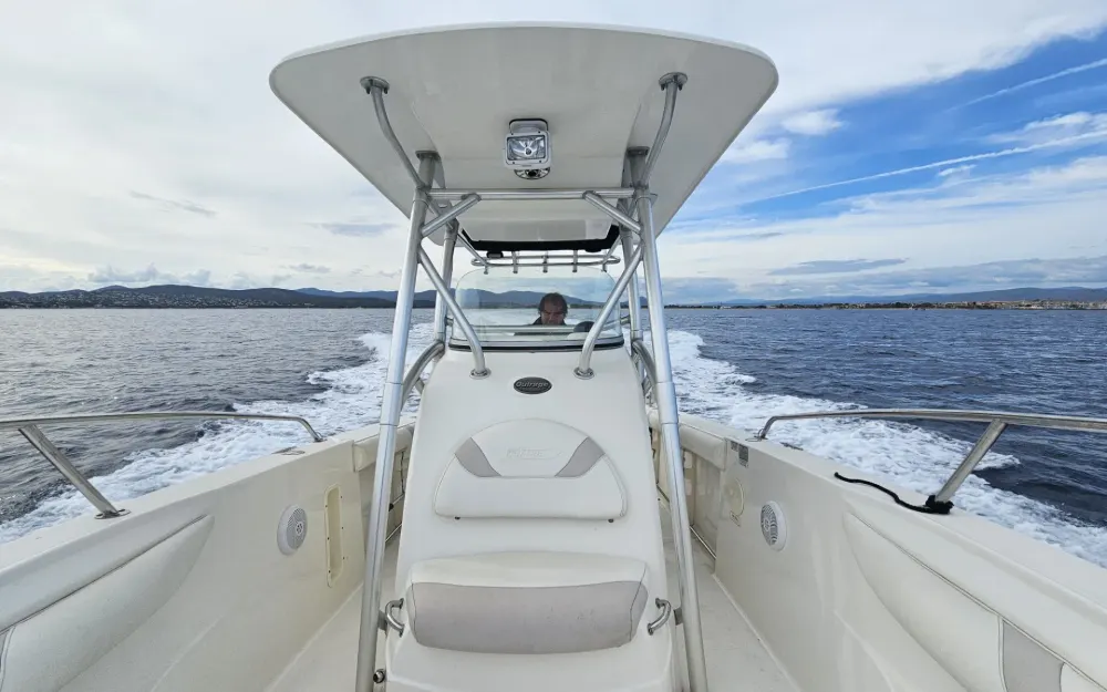 slider 26 Boston Whaler  270 Outrage