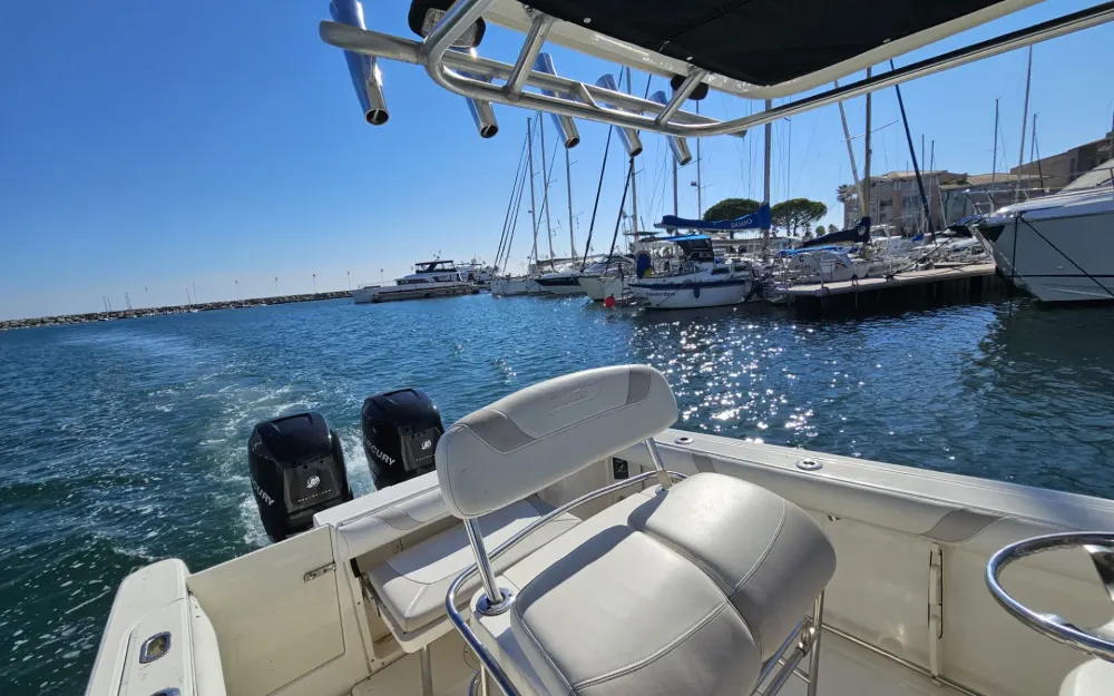 slider 11 Boston Whaler  270 Outrage