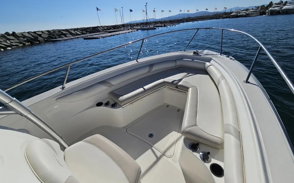 slider 18 Boston Whaler  270 Outrage