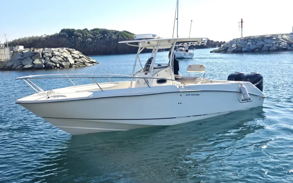 slider 2 Boston Whaler  270 Outrage