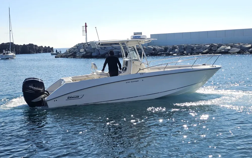 slider 0 Boston Whaler  270 Outrage