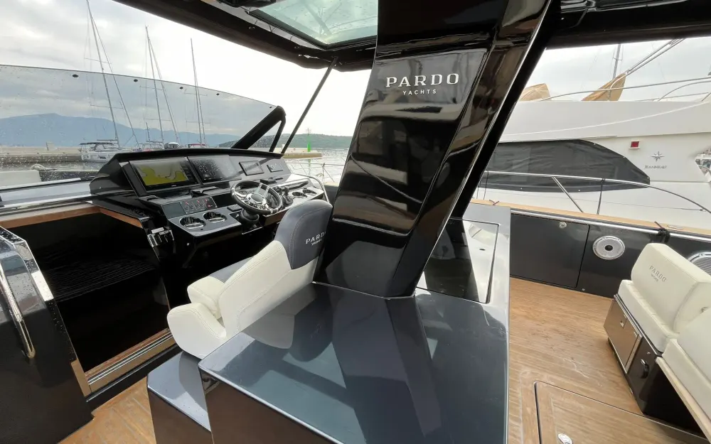slider 18 Pardo Yachts Pardo 43