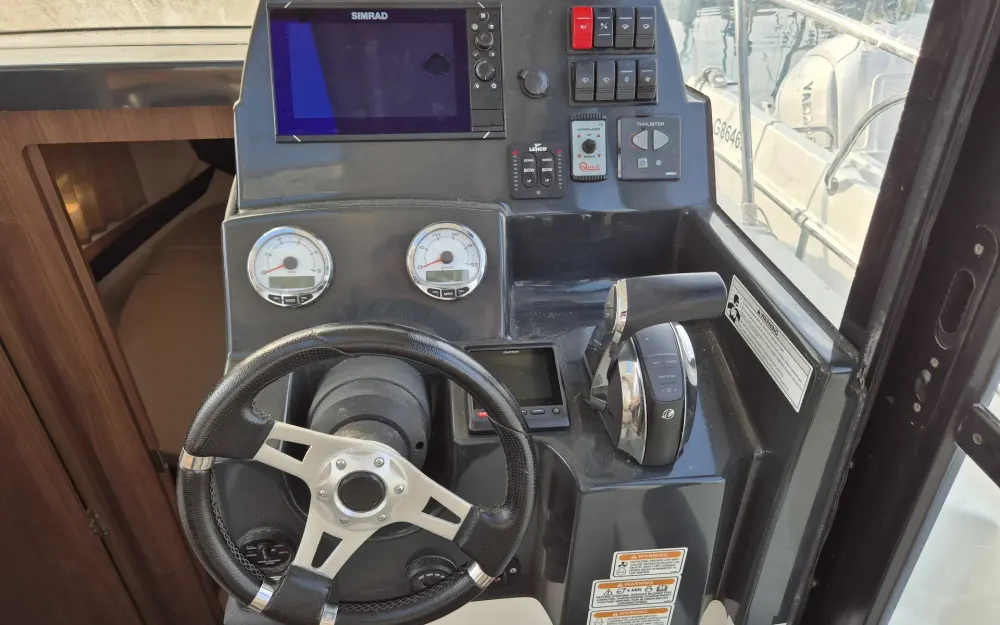 slider 1 Quicksilver Activ 855 Cruiser