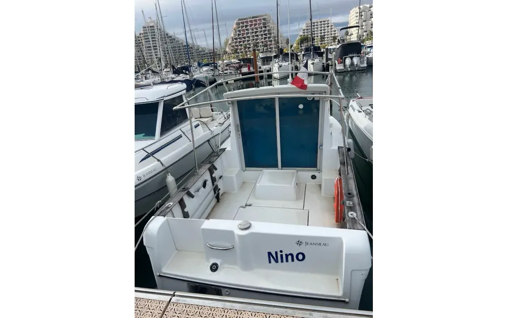 slider 2 Jeanneau Merry Fisher 650