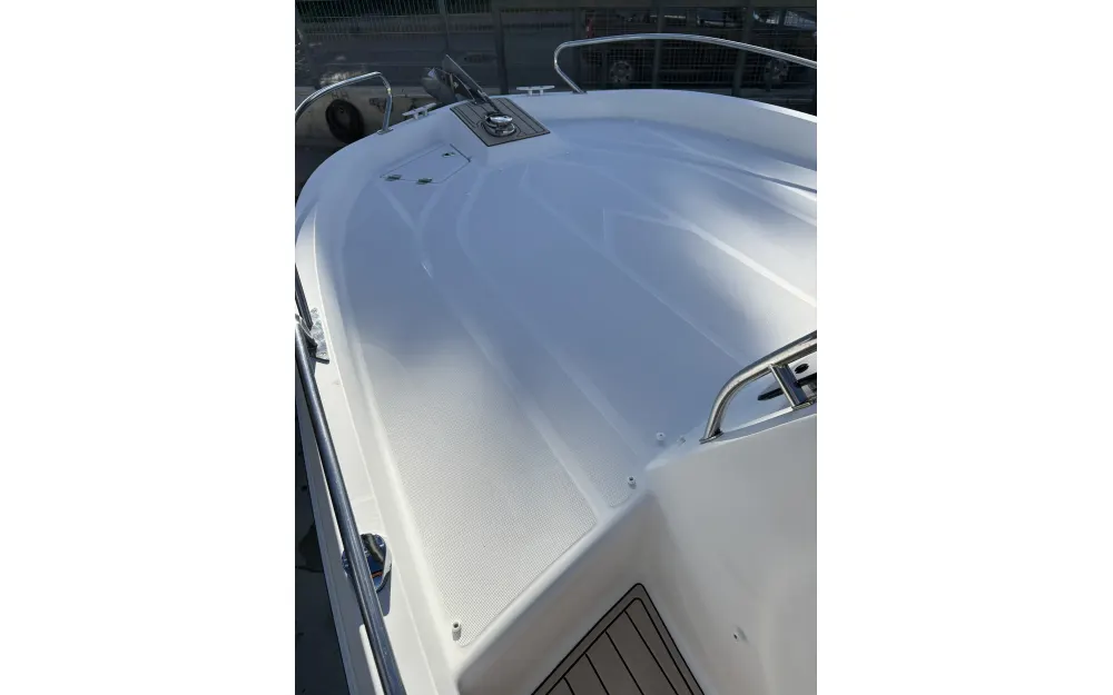 slider 5 Beneteau Flyer 6.6 SUNdeck