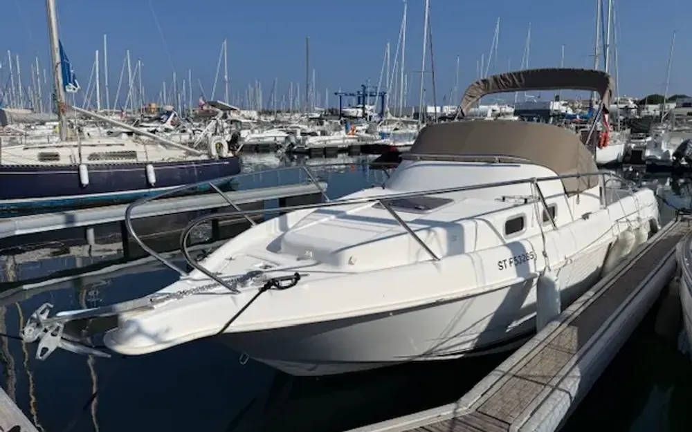 slider 1 B2 Marine Cap Ferret 752DC