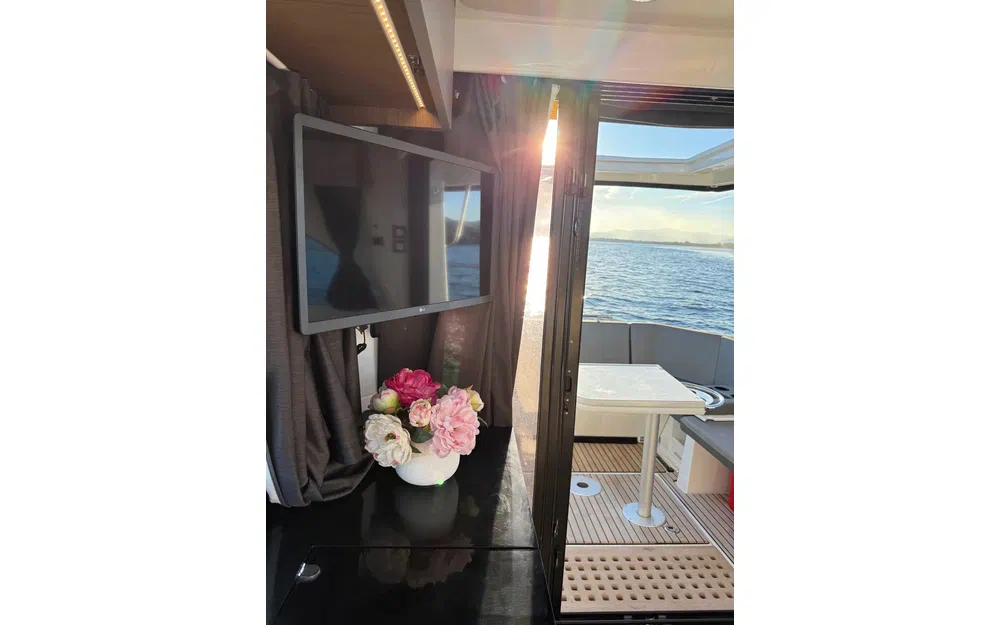 slider 12 Beneteau Antares 11 OB