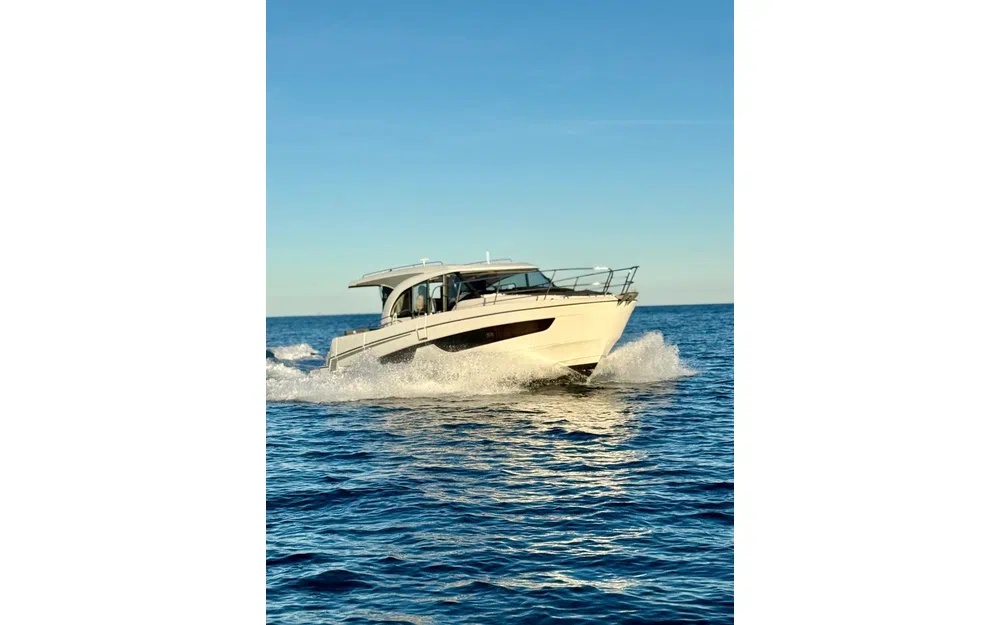 slider 0 Beneteau Antares 11 OB
