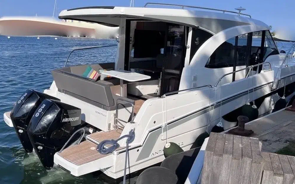 slider 18 Beneteau Antares 11 OB