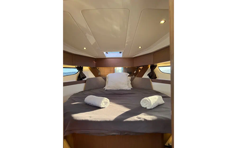 slider 3 Beneteau Antares 11 OB