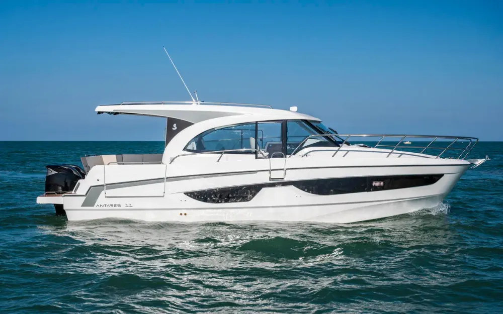 slider 0 Beneteau Antares 11 OB