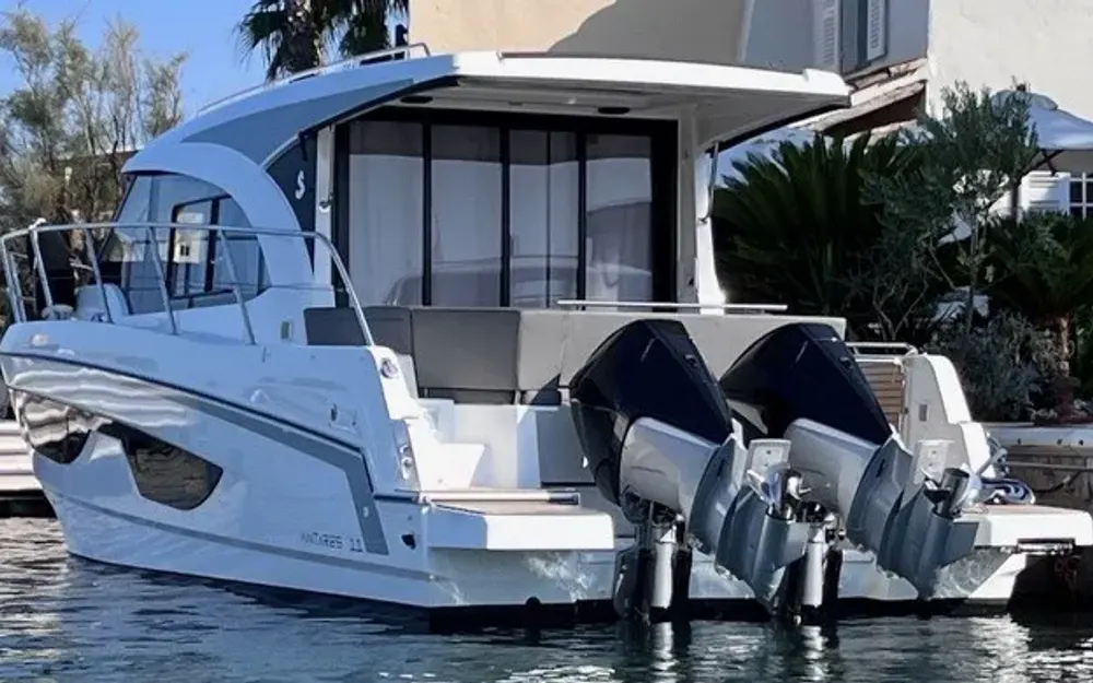 slider 1 Beneteau Antares 11 OB