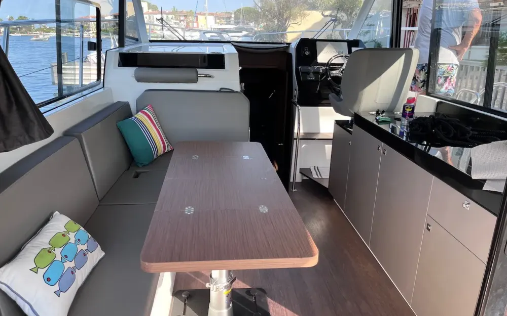slider 3 Beneteau Antares 11 OB