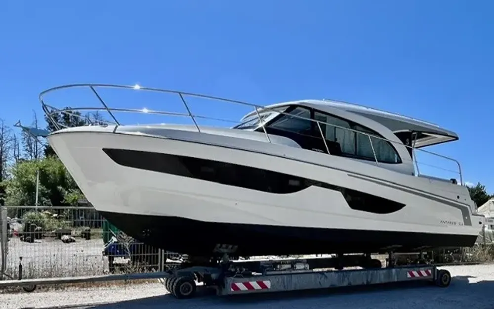 slider 7 Beneteau Antares 11 OB
