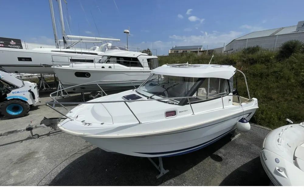 slider 2 Beneteau Antares 7.80