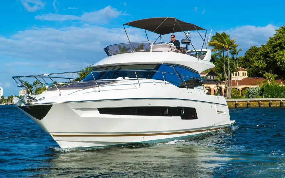 slider 0 Prestige Yachts 460 Fly