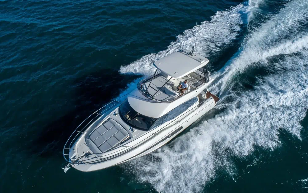 slider 3 Prestige Yachts 460 Fly