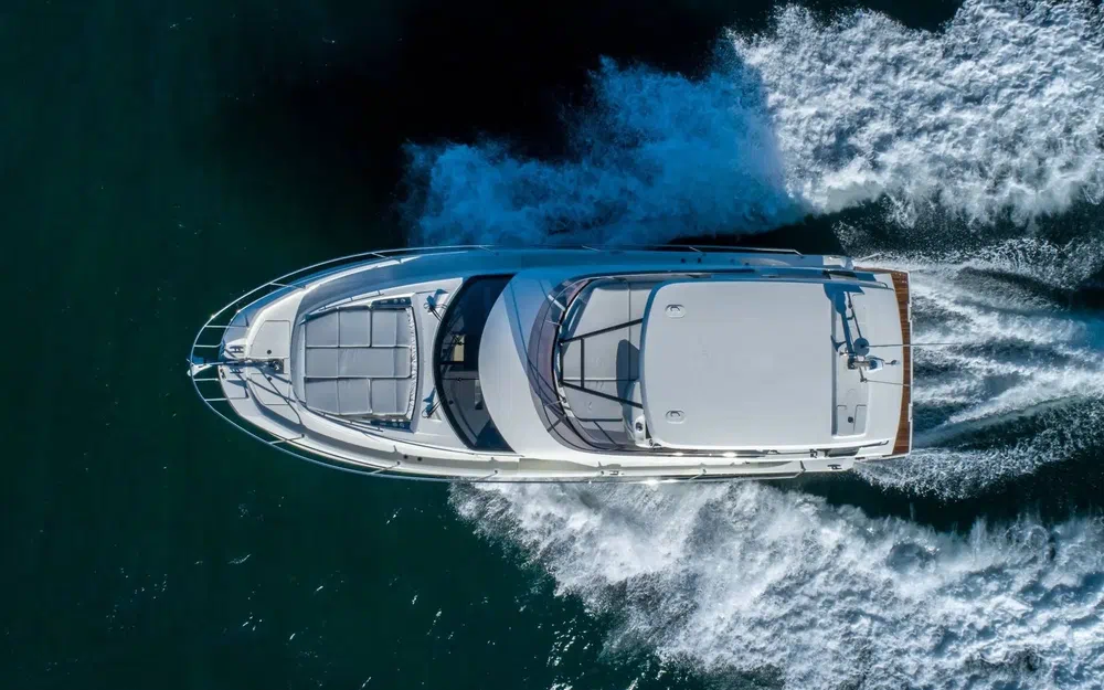 slider 4 Prestige Yachts 460 Fly