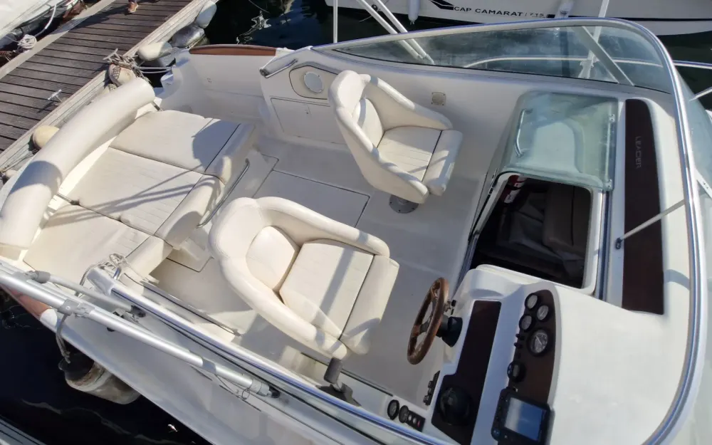 slider 6 Jeanneau Leader 705