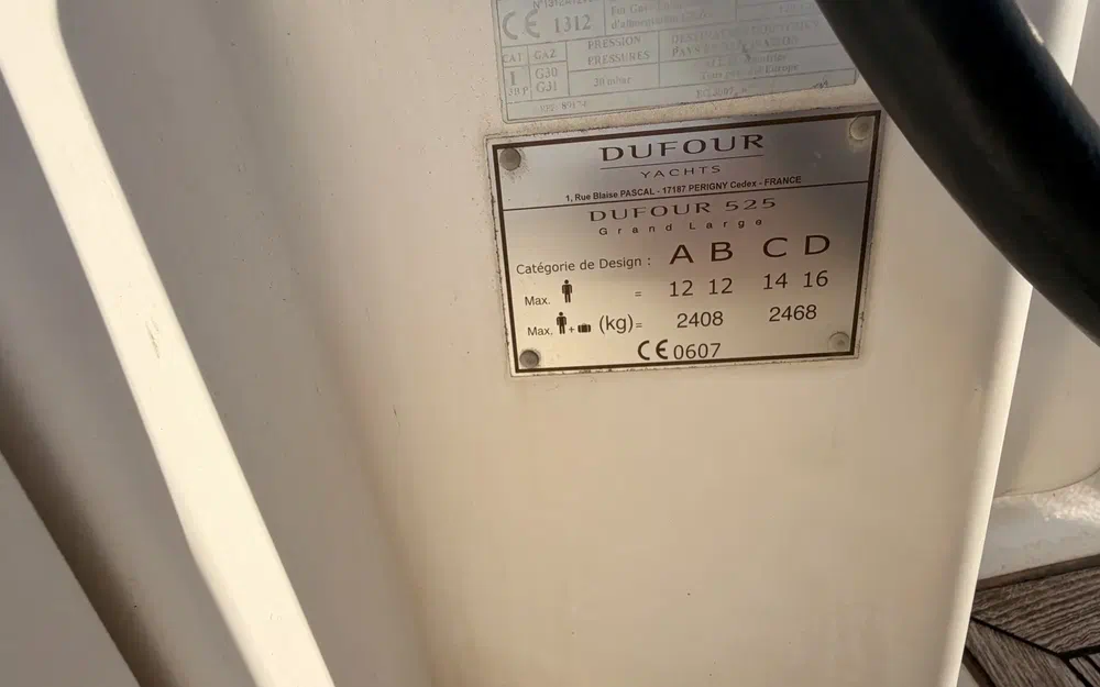 slider 18 Dufour 525