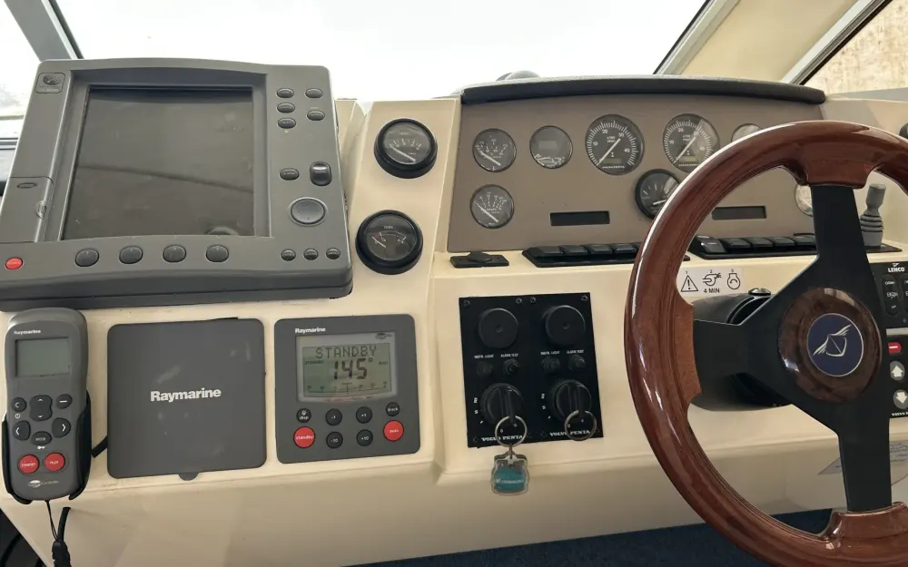 slider 3 Sealine  F 34