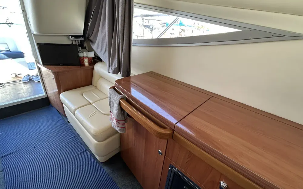 slider 5 Sealine  F 34