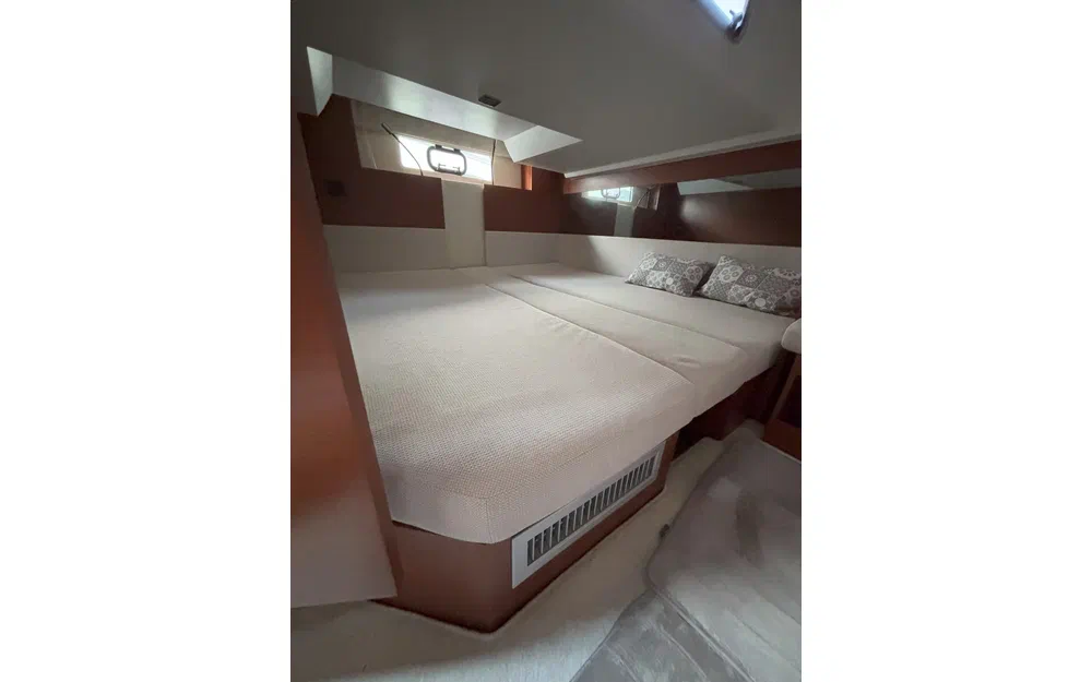 slider 16 Jeanneau Leader 40