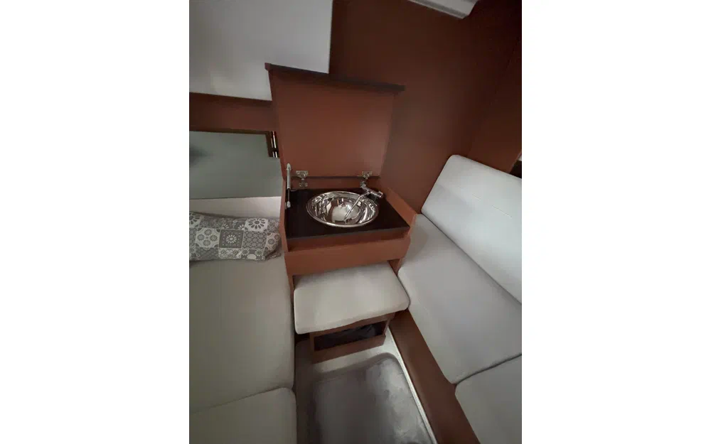 slider 18 Jeanneau Leader 40