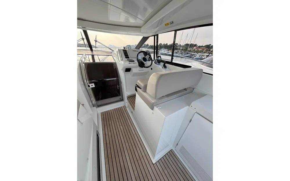 slider 31 Jeanneau Leader 40