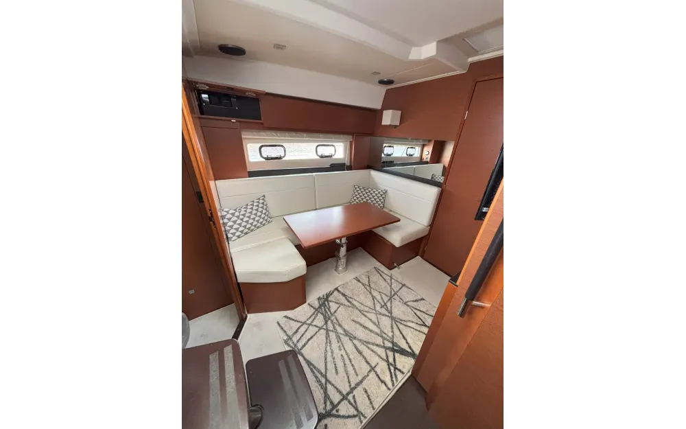 slider 8 Jeanneau Leader 40 Sportop