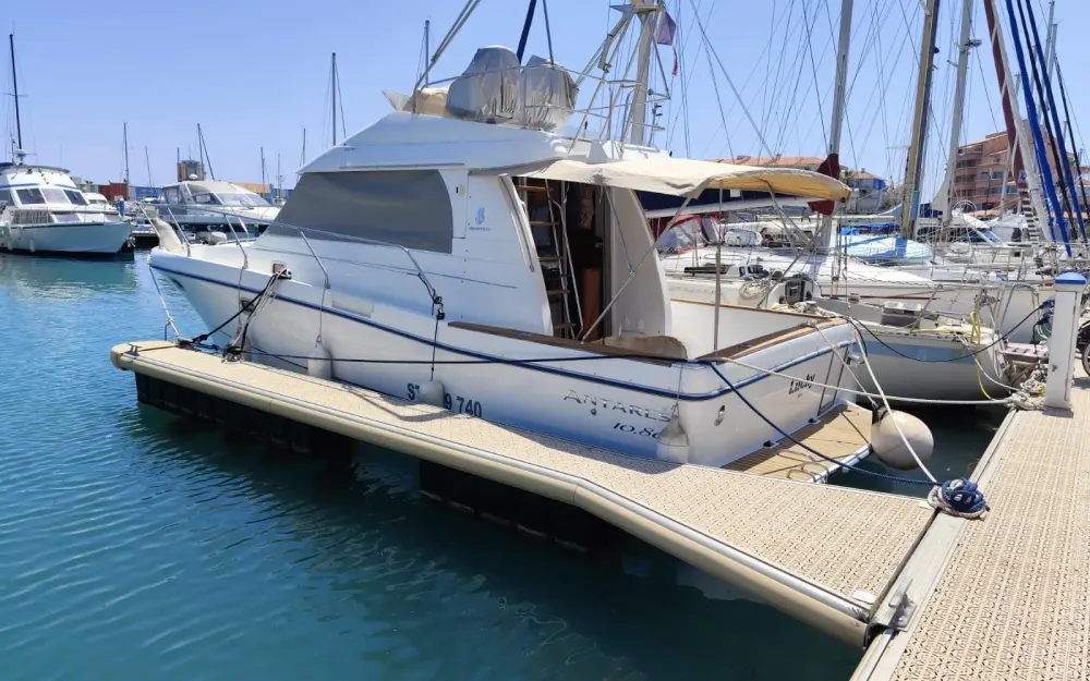 slider 1 Beneteau Antares 10.80