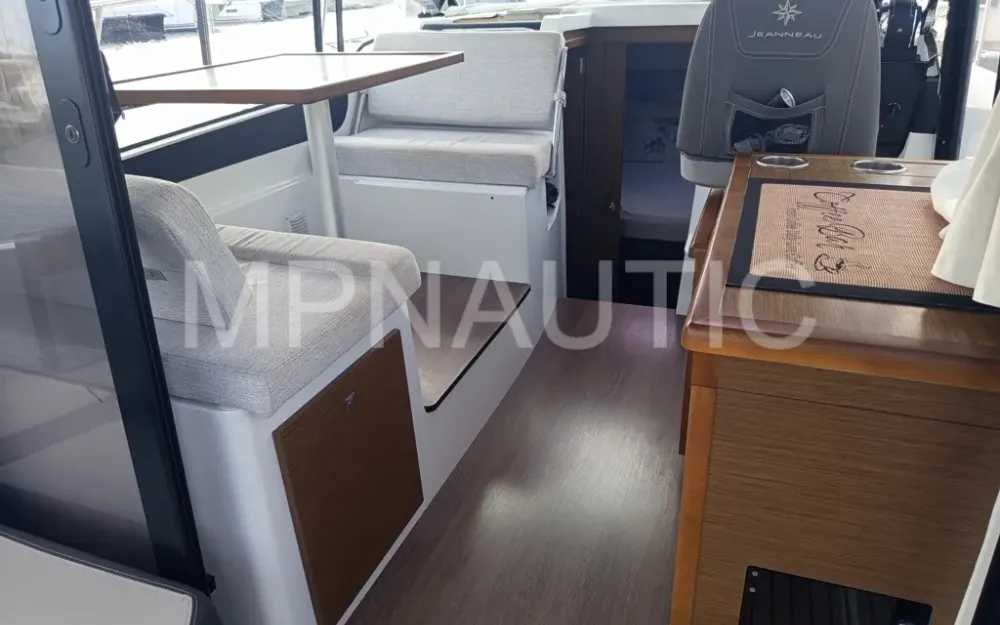 slider 10 Jeanneau Merry Fisher 895