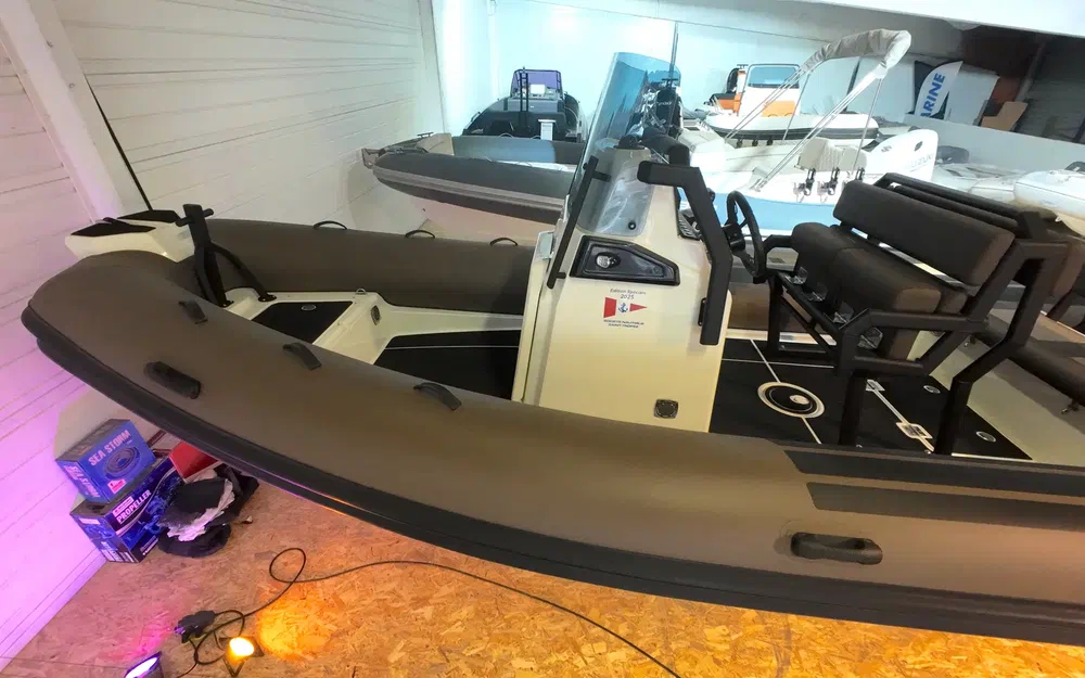 slider 12 Brig Navigator 20