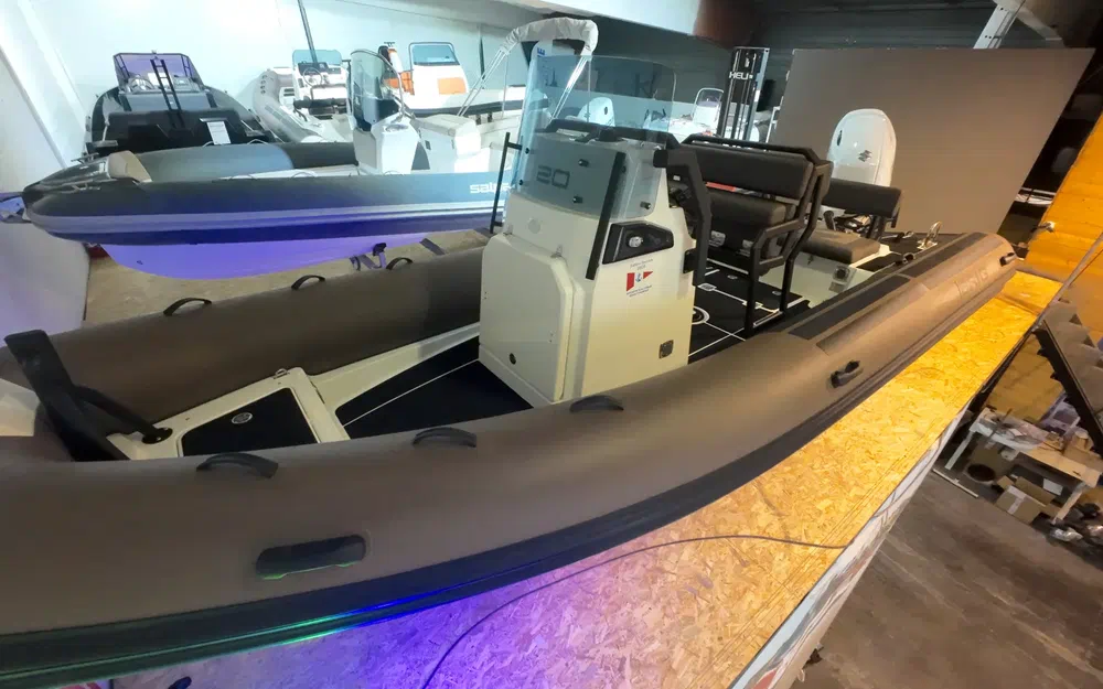 slider 13 Brig Navigator 20