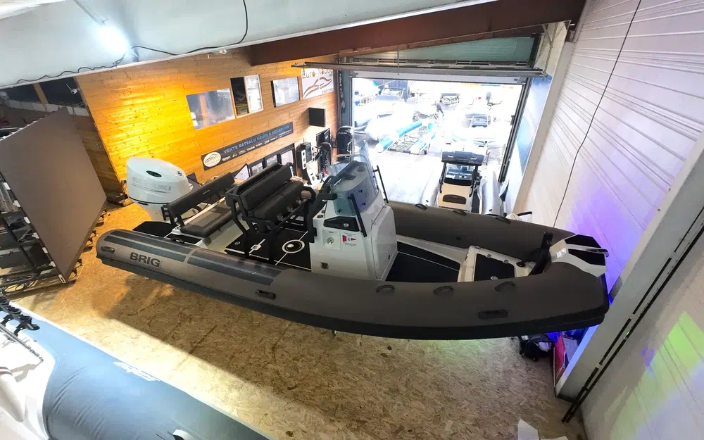 slider 2 Brig Navigator 20