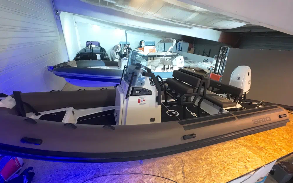 slider 3 Brig Navigator 20